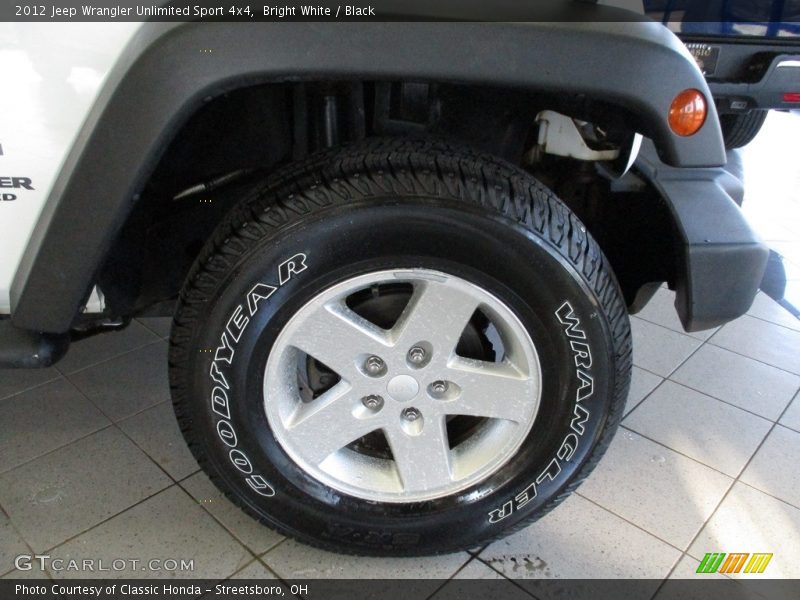 Bright White / Black 2012 Jeep Wrangler Unlimited Sport 4x4