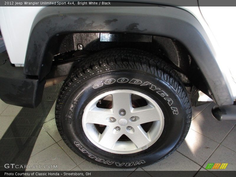 Bright White / Black 2012 Jeep Wrangler Unlimited Sport 4x4