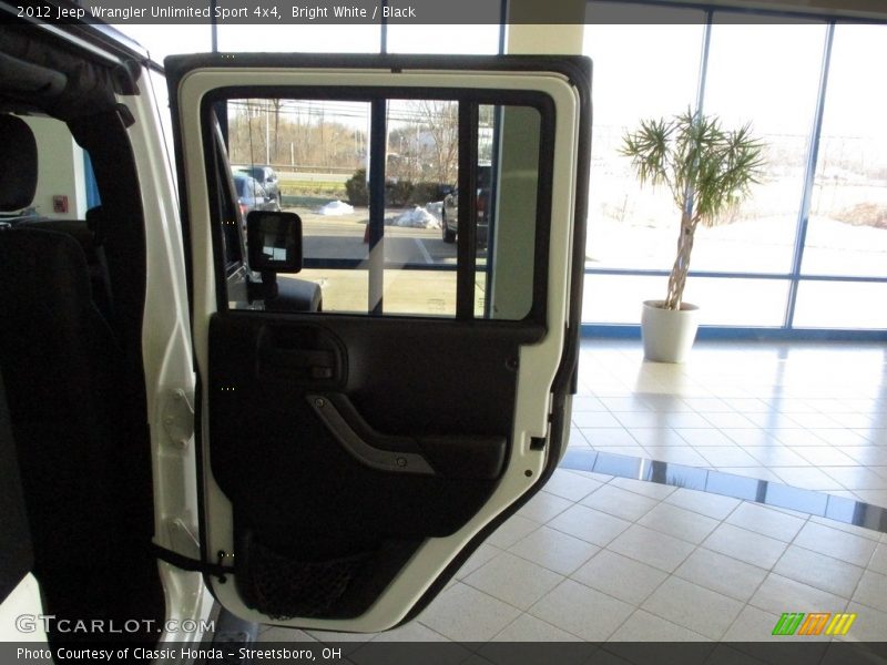 Bright White / Black 2012 Jeep Wrangler Unlimited Sport 4x4