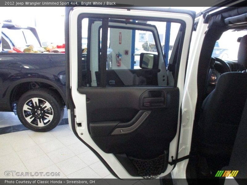 Bright White / Black 2012 Jeep Wrangler Unlimited Sport 4x4