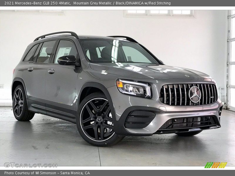 Front 3/4 View of 2021 GLB 250 4Matic