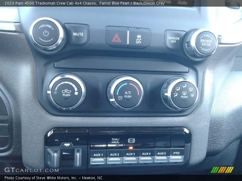 Patriot Blue Pearl / Black/Diesel Gray 2020 Ram 4500 Tradesman Crew Cab 4x4 Chassis