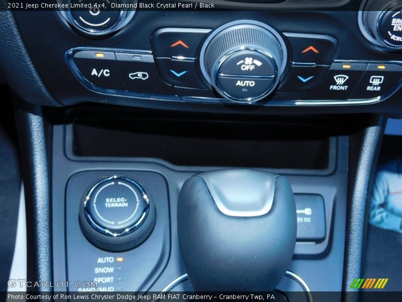 Diamond Black Crystal Pearl / Black 2021 Jeep Cherokee Limited 4x4
