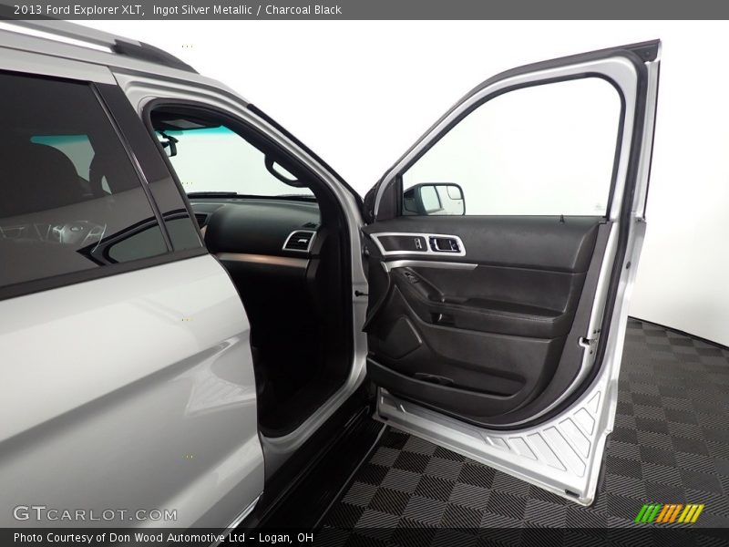 Ingot Silver Metallic / Charcoal Black 2013 Ford Explorer XLT