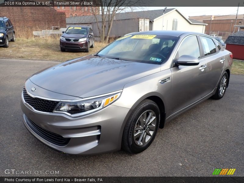 Front 3/4 View of 2018 Optima LX 1.6T