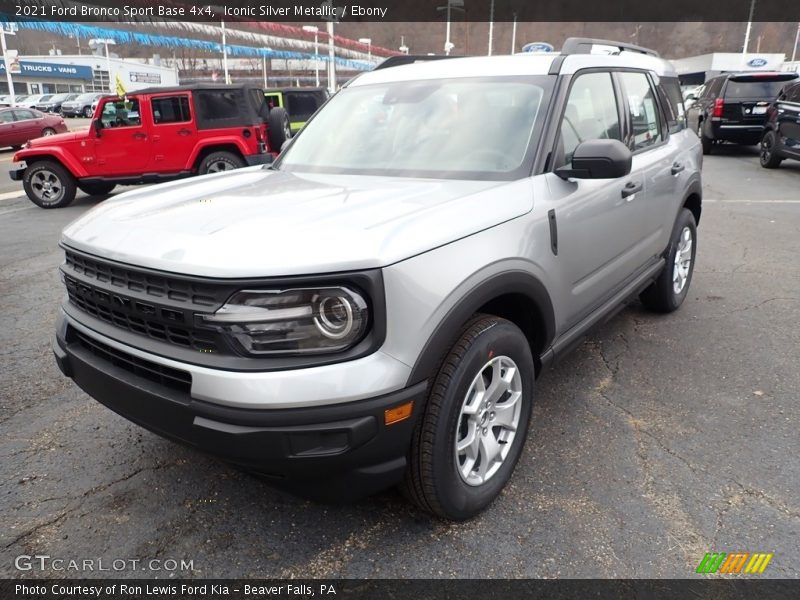 Front 3/4 View of 2021 Bronco Sport Base 4x4