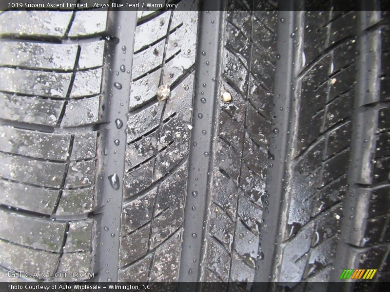Abyss Blue Pearl / Warm Ivory 2019 Subaru Ascent Limited