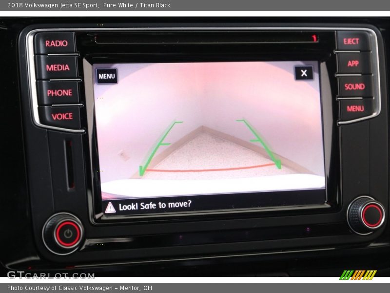 Pure White / Titan Black 2018 Volkswagen Jetta SE Sport