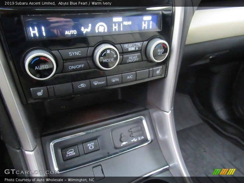 Abyss Blue Pearl / Warm Ivory 2019 Subaru Ascent Limited