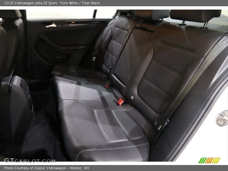 Pure White / Titan Black 2018 Volkswagen Jetta SE Sport