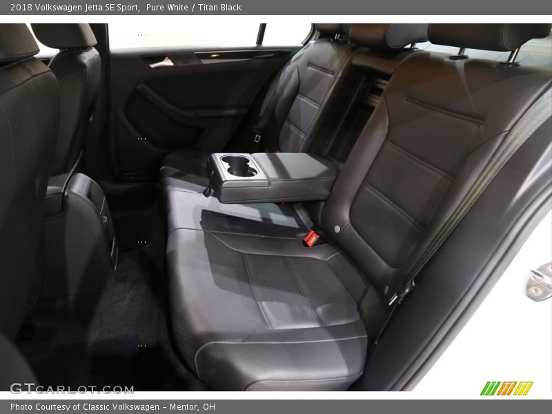 Pure White / Titan Black 2018 Volkswagen Jetta SE Sport