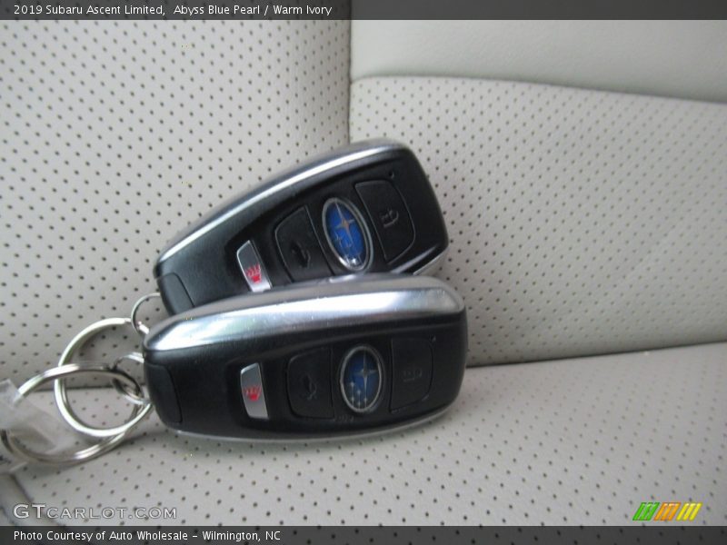 Abyss Blue Pearl / Warm Ivory 2019 Subaru Ascent Limited