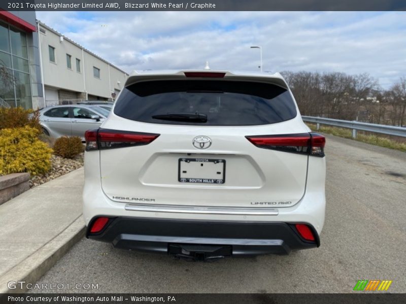 Blizzard White Pearl / Graphite 2021 Toyota Highlander Limited AWD