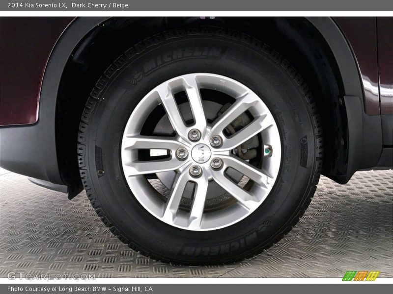Dark Cherry / Beige 2014 Kia Sorento LX