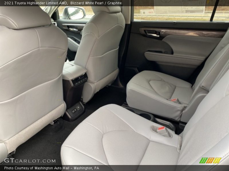 Blizzard White Pearl / Graphite 2021 Toyota Highlander Limited AWD