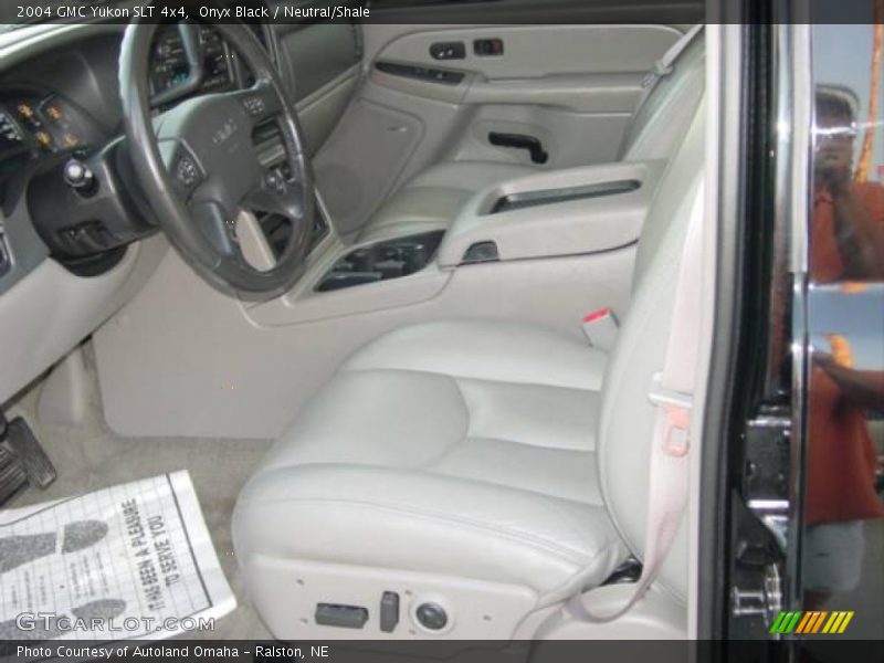 Onyx Black / Neutral/Shale 2004 GMC Yukon SLT 4x4