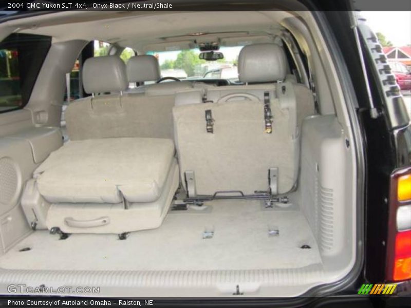 Onyx Black / Neutral/Shale 2004 GMC Yukon SLT 4x4