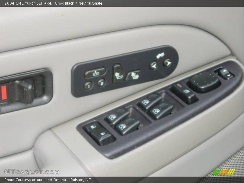 Onyx Black / Neutral/Shale 2004 GMC Yukon SLT 4x4