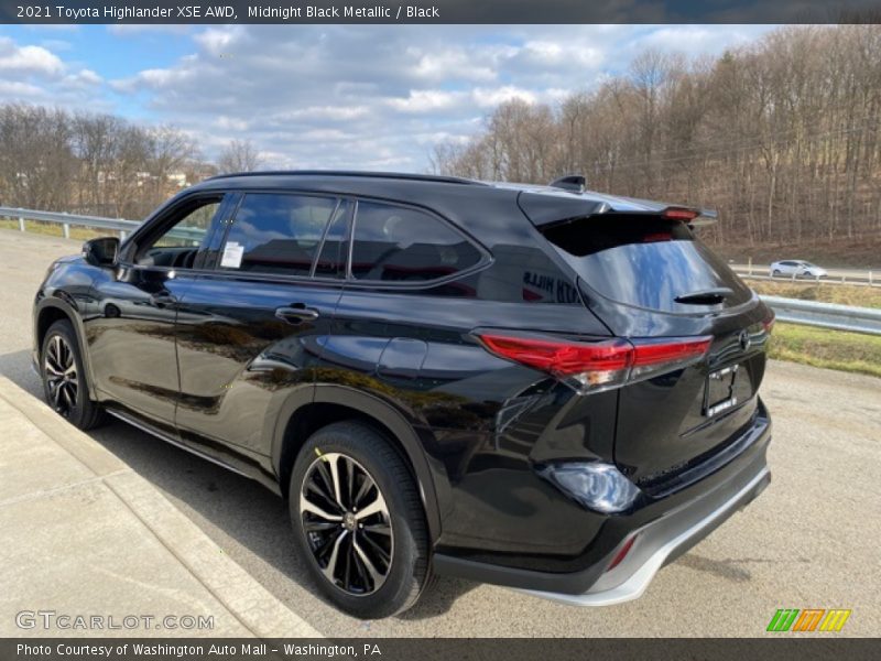 Midnight Black Metallic / Black 2021 Toyota Highlander XSE AWD