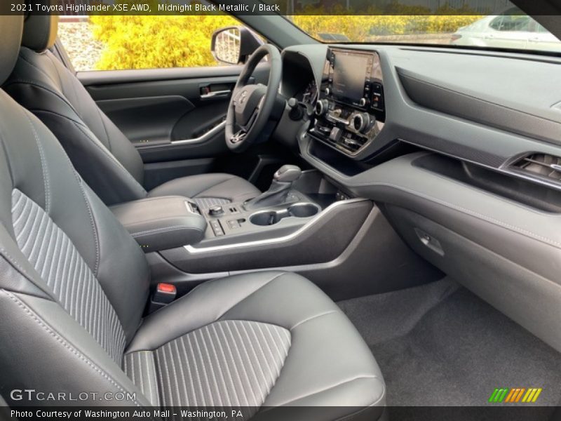 Midnight Black Metallic / Black 2021 Toyota Highlander XSE AWD