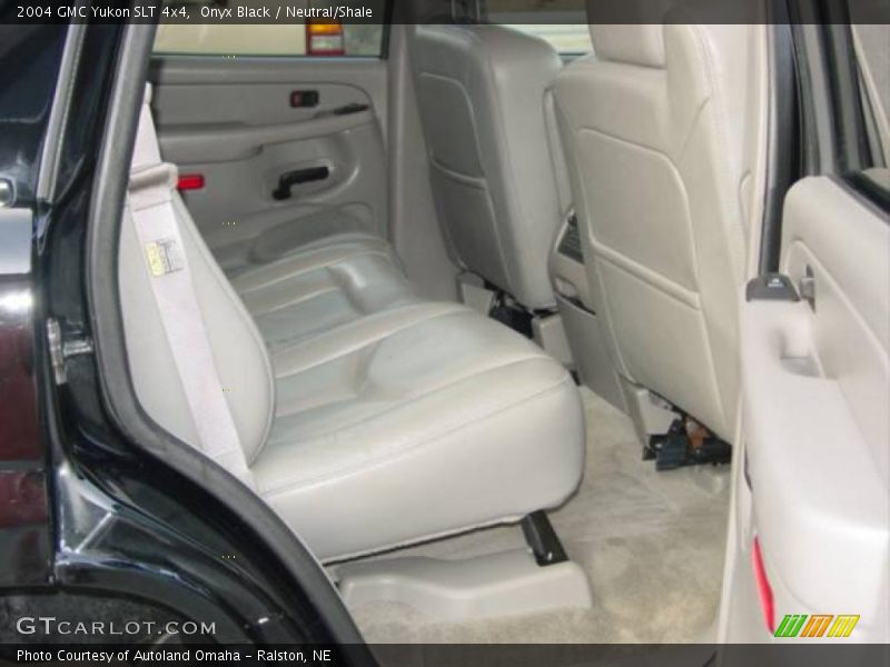 Onyx Black / Neutral/Shale 2004 GMC Yukon SLT 4x4