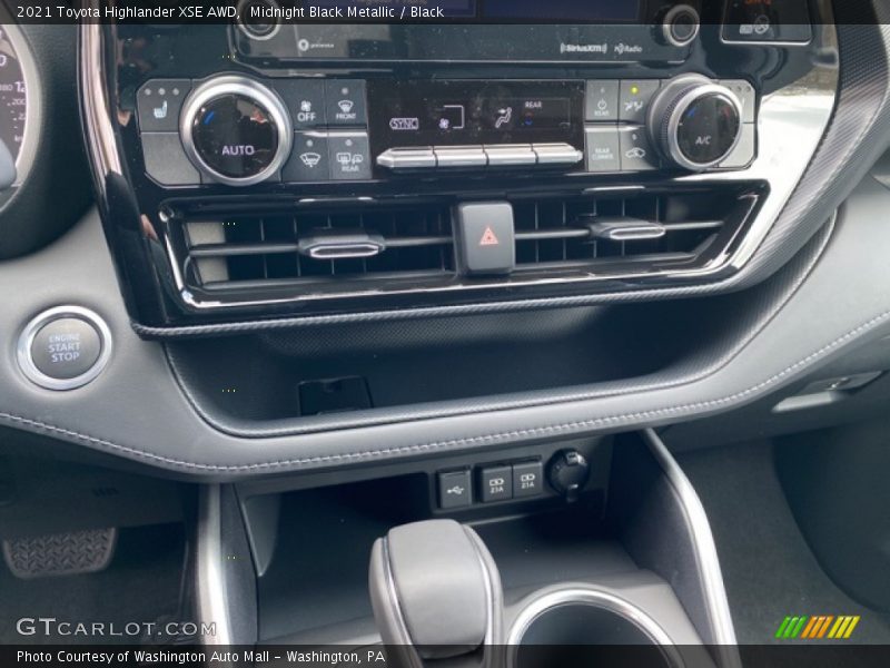 Midnight Black Metallic / Black 2021 Toyota Highlander XSE AWD