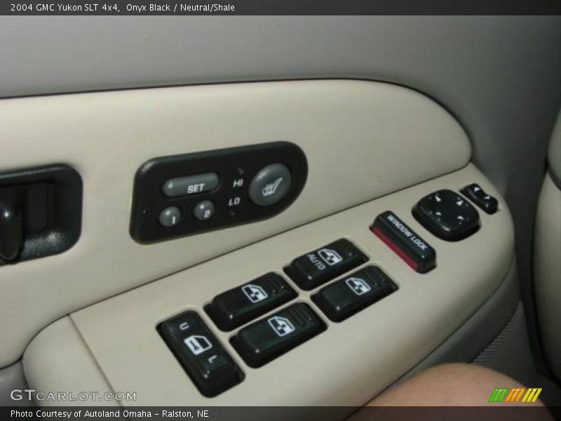Onyx Black / Neutral/Shale 2004 GMC Yukon SLT 4x4