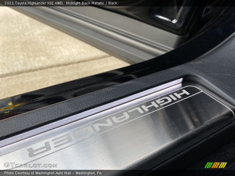 Midnight Black Metallic / Black 2021 Toyota Highlander XSE AWD