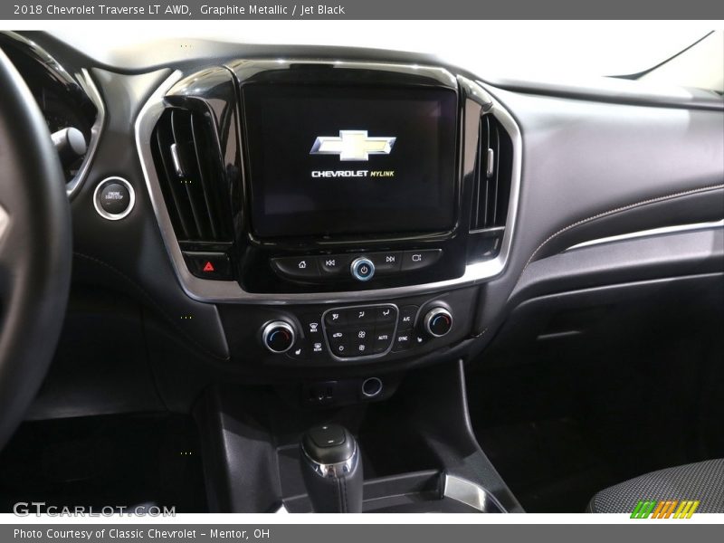Graphite Metallic / Jet Black 2018 Chevrolet Traverse LT AWD