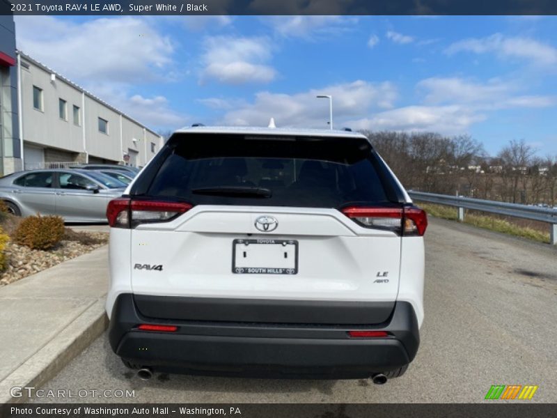 Super White / Black 2021 Toyota RAV4 LE AWD