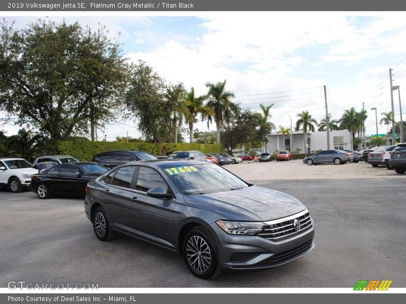 Platinum Gray Metallic / Titan Black 2019 Volkswagen Jetta SE
