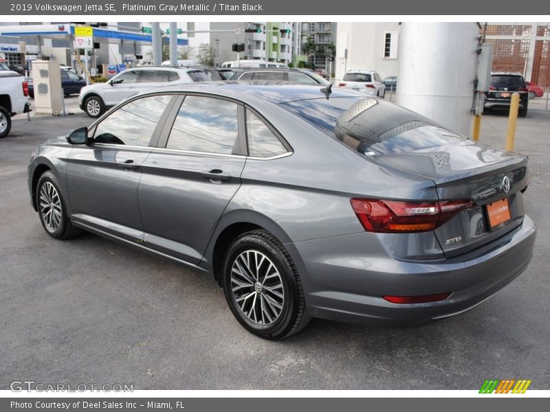 Platinum Gray Metallic / Titan Black 2019 Volkswagen Jetta SE