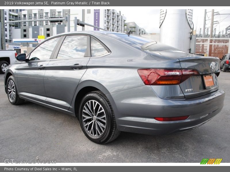 Platinum Gray Metallic / Titan Black 2019 Volkswagen Jetta SE