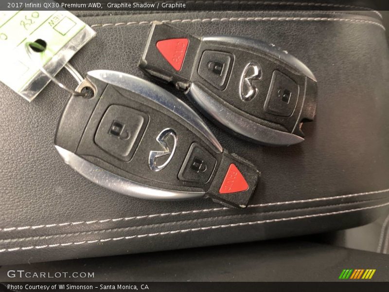 Keys of 2017 QX30 Premium AWD