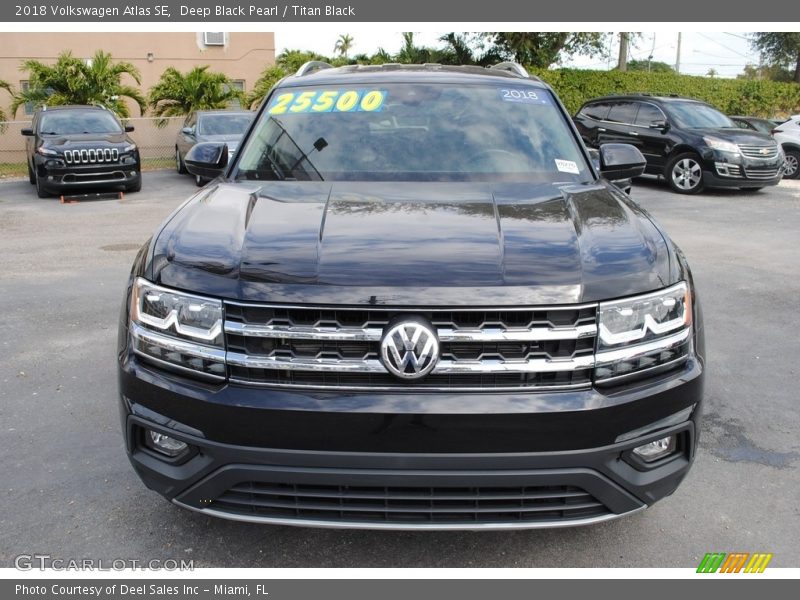 Deep Black Pearl / Titan Black 2018 Volkswagen Atlas SE