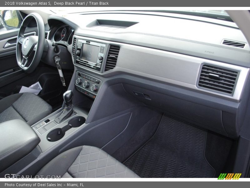 Dashboard of 2018 Atlas S