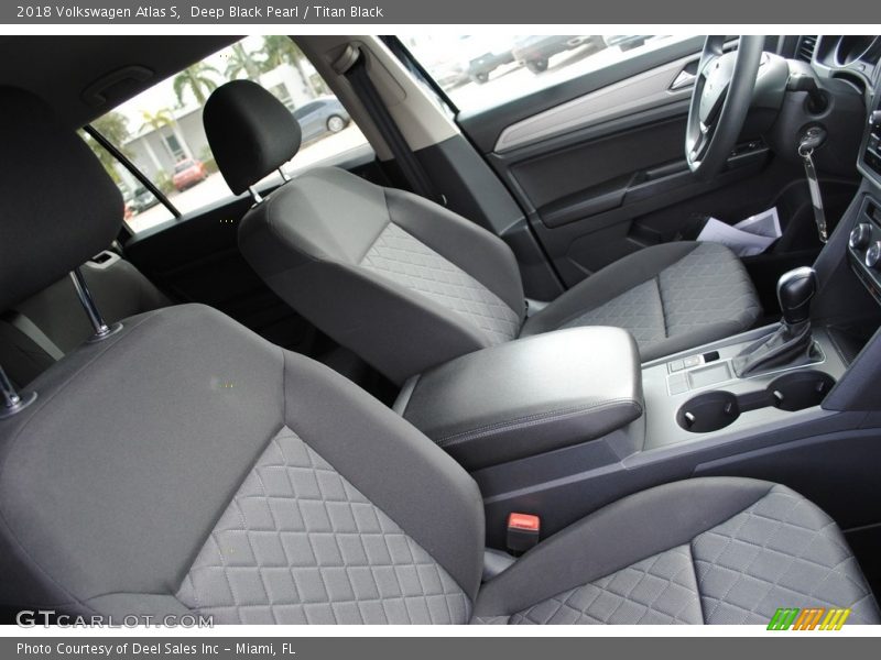 Deep Black Pearl / Titan Black 2018 Volkswagen Atlas S