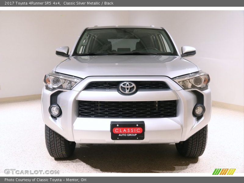 Classic Silver Metallic / Black 2017 Toyota 4Runner SR5 4x4