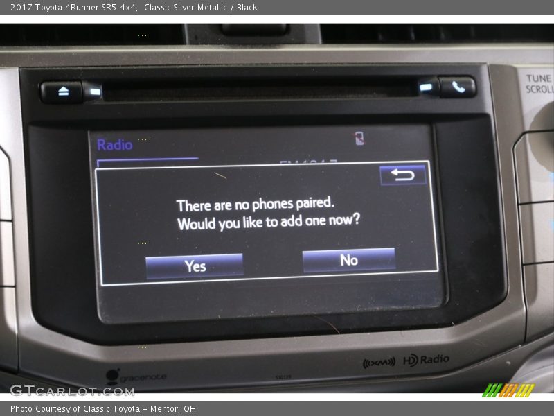 Classic Silver Metallic / Black 2017 Toyota 4Runner SR5 4x4