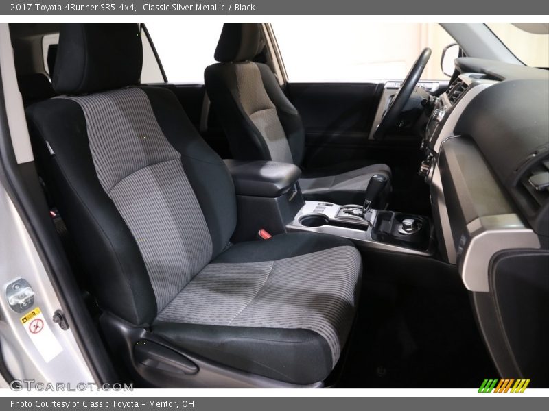 Classic Silver Metallic / Black 2017 Toyota 4Runner SR5 4x4
