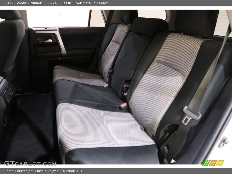 Classic Silver Metallic / Black 2017 Toyota 4Runner SR5 4x4