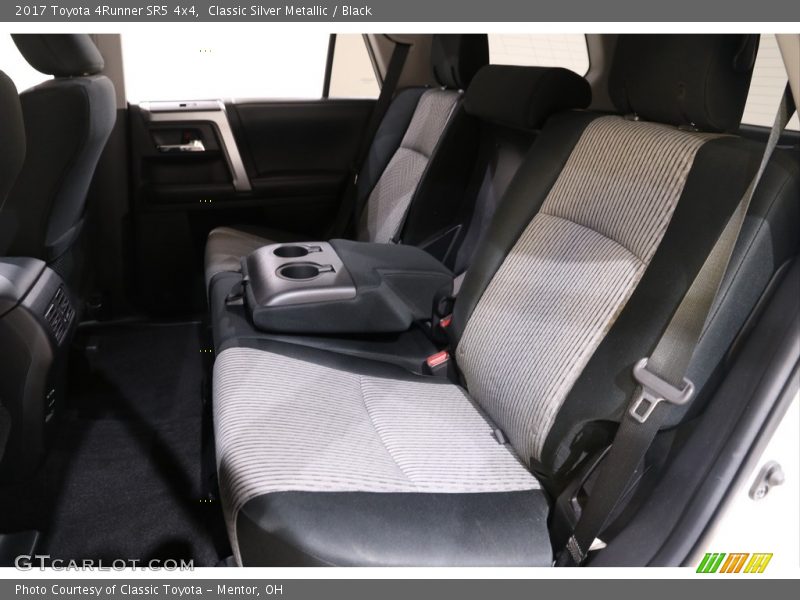 Classic Silver Metallic / Black 2017 Toyota 4Runner SR5 4x4