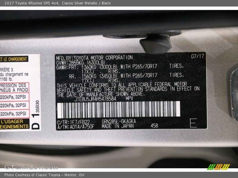 Classic Silver Metallic / Black 2017 Toyota 4Runner SR5 4x4