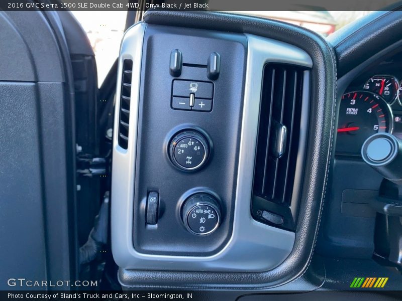 Onyx Black / Jet Black 2016 GMC Sierra 1500 SLE Double Cab 4WD