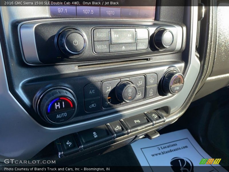 Onyx Black / Jet Black 2016 GMC Sierra 1500 SLE Double Cab 4WD