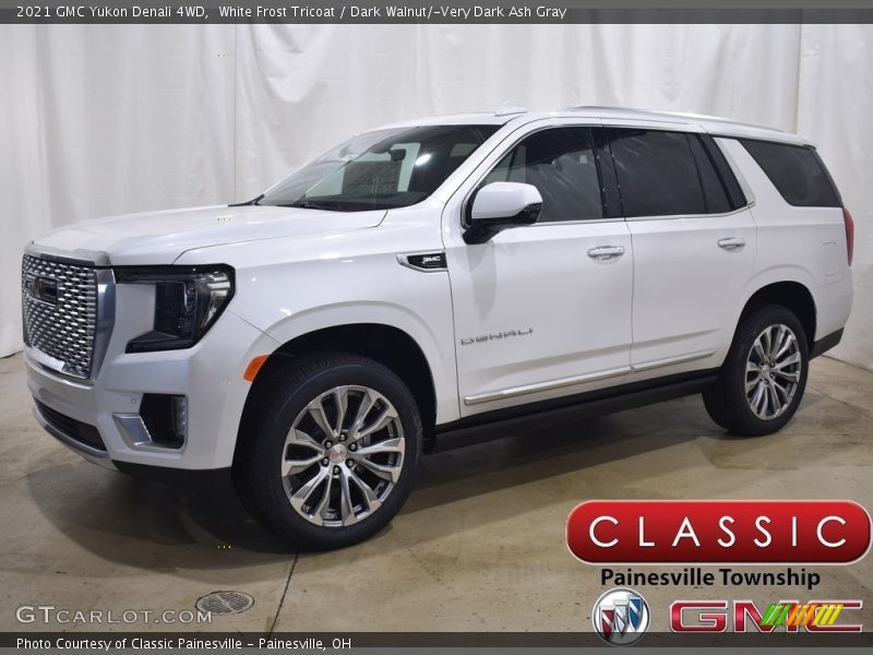 White Frost Tricoat / Dark Walnut/­Very Dark Ash Gray 2021 GMC Yukon Denali 4WD