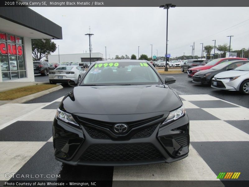 Midnight Black Metallic / Black 2018 Toyota Camry SE