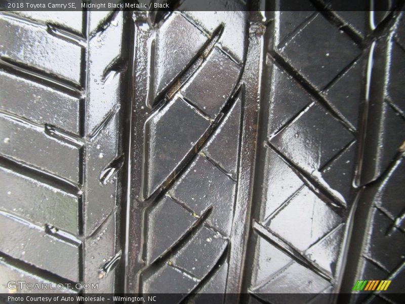 Midnight Black Metallic / Black 2018 Toyota Camry SE