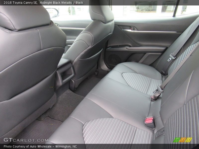 Midnight Black Metallic / Black 2018 Toyota Camry SE