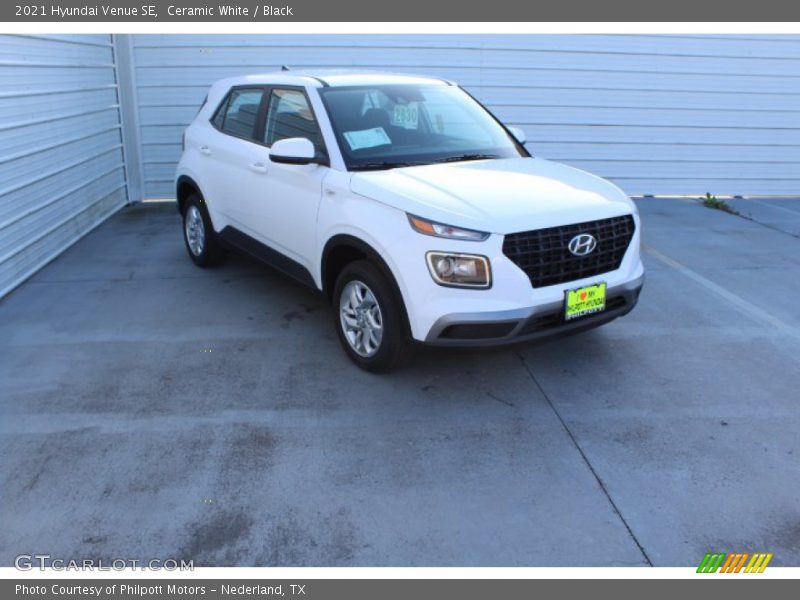 Ceramic White / Black 2021 Hyundai Venue SE